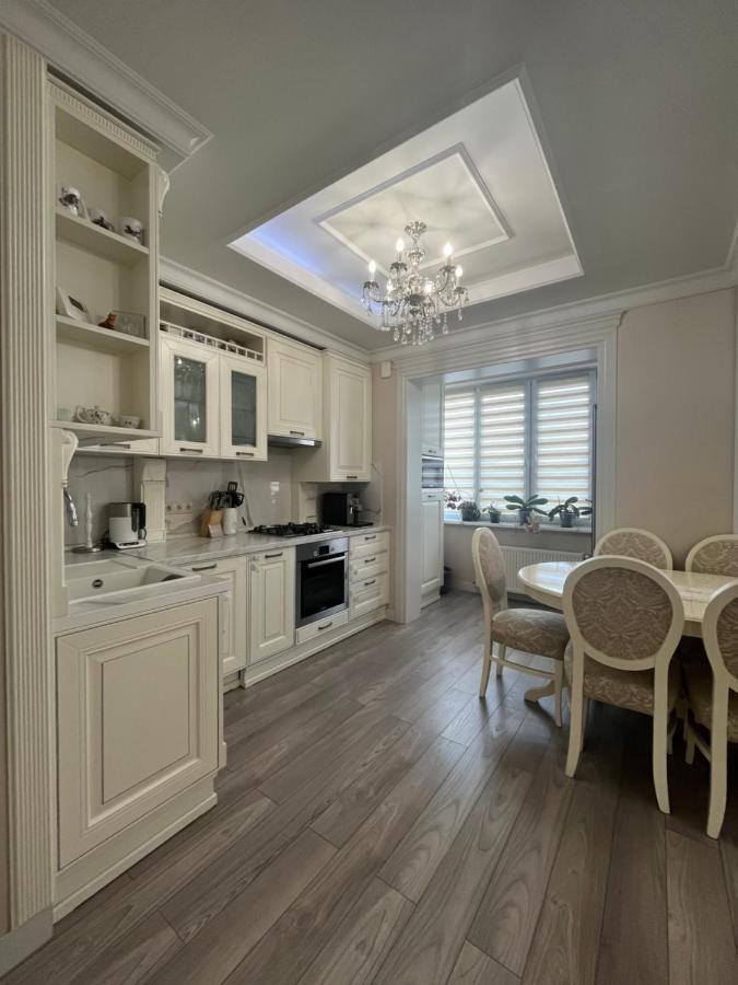 Apartament In The Center Of Кишинев Екстериор снимка
